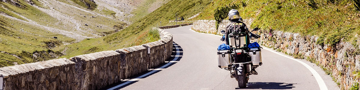 Le 10 Migliori Strade Panoramiche per una Vacanza in Moto in Italia